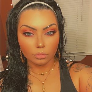 Meet your Posher, Felicia